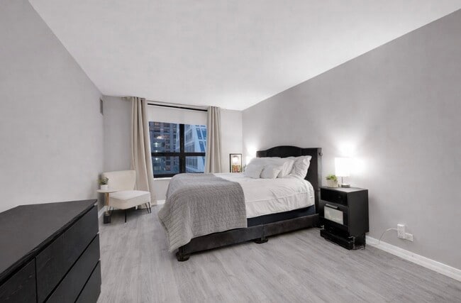 Building Photo - 401 E Ontario St