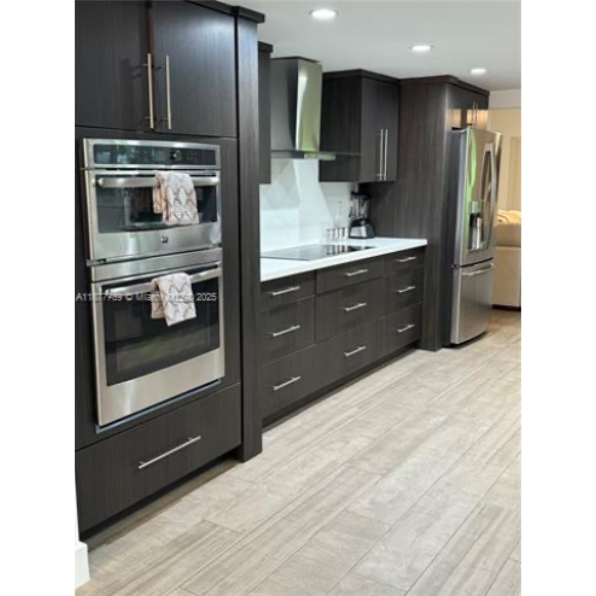 Building Photo - 3231 Salzedo St