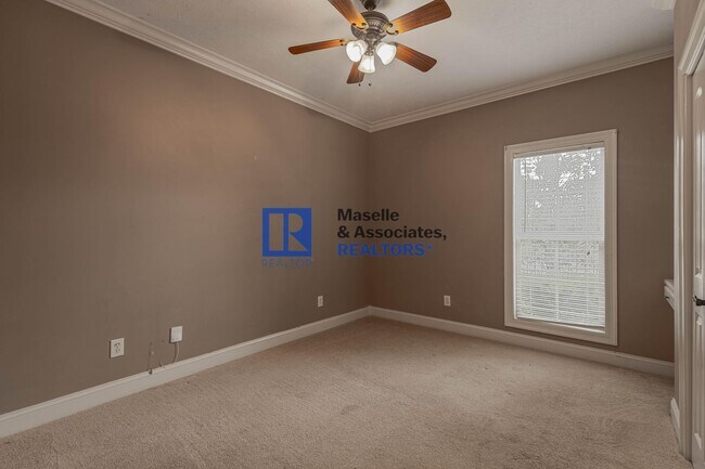 Building Photo - 403 Evian Way