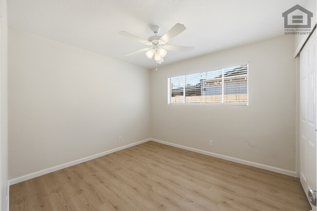 Building Photo - 4Bed/2Bath House at 35th Ave/Cactus! Ready for Immediate Move-In! -- NO HOA! FULLY REMODELED!