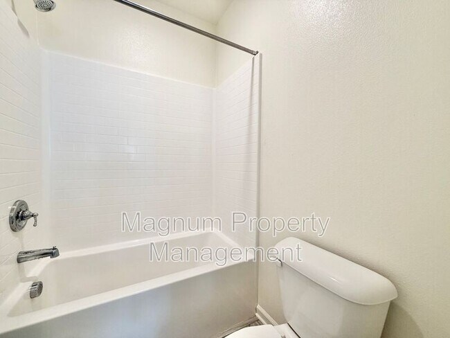 Building Photo - 25161 Harmony Ave