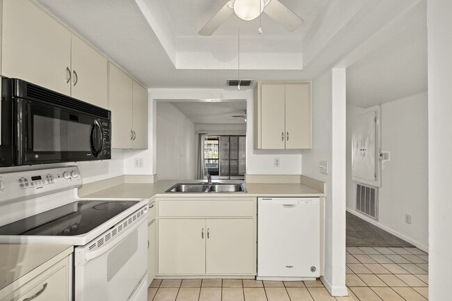 Building Photo - JK - Gulf access with dock and lift Boaters and Canal View Lover's Delight - 2 bedroom 2 bathroom...