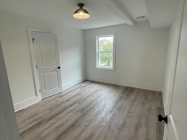 Building Photo - 14 Vinton St