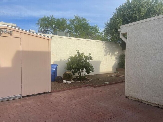 Building Photo - Well desired 2Bdm 2Ba home, available now!