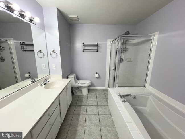 Building Photo - 22464 Maison Carree Square