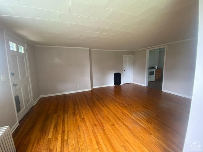 Building Photo - 211 Mansion St