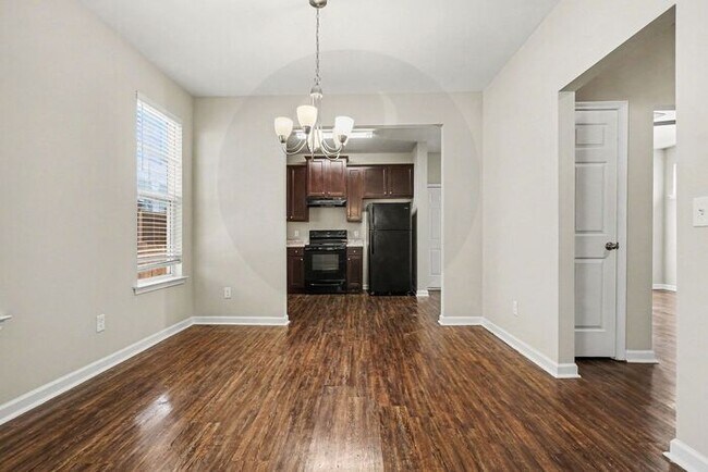 Building Photo - Must See 3BR/2.5BA Home in East Point!