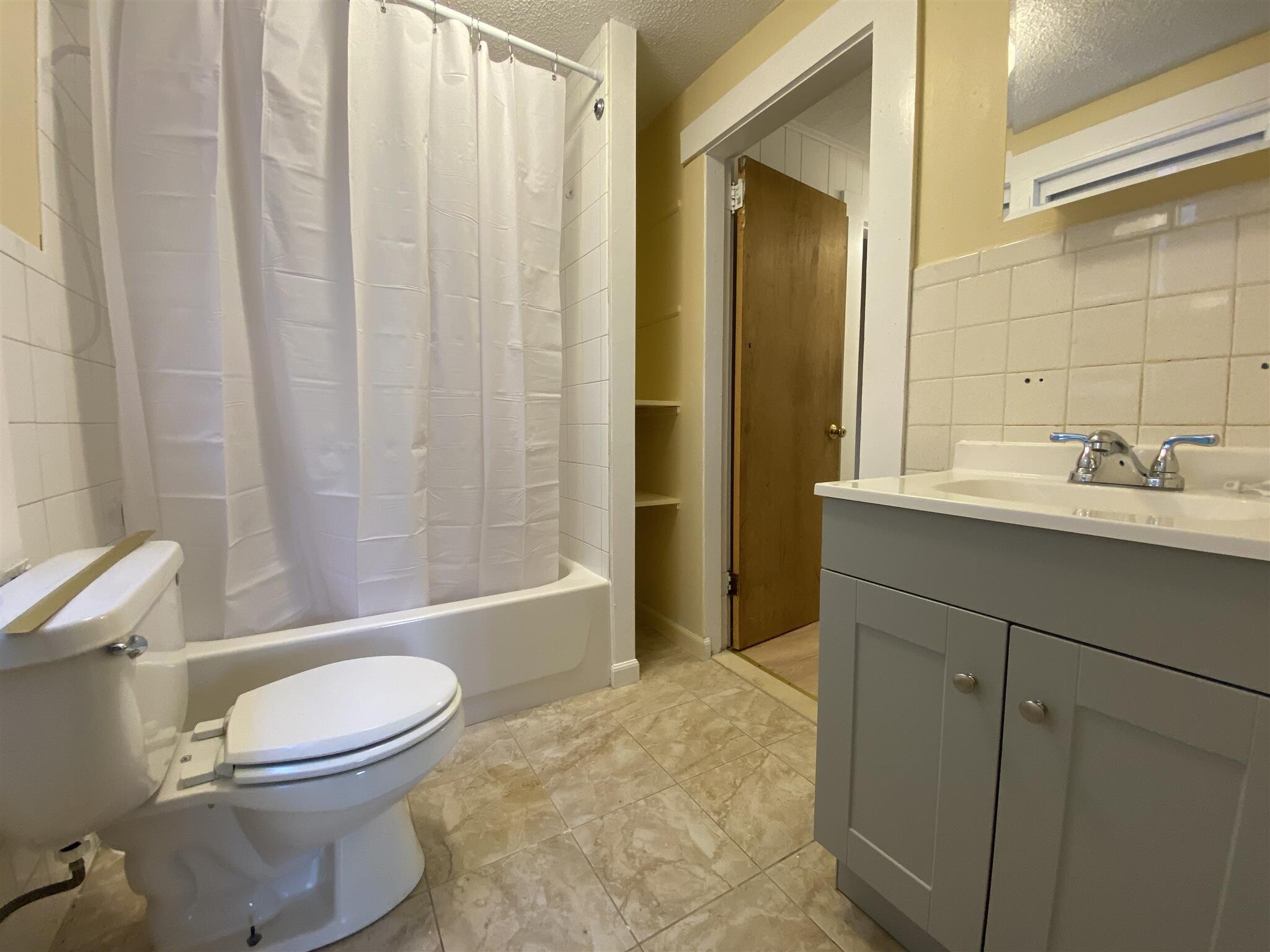 Building Photo - 153 Hamilton St