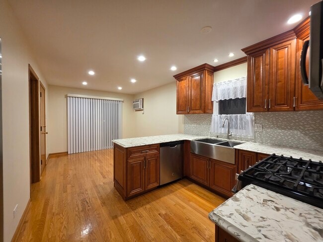 Building Photo - 7913 Nordica Ave