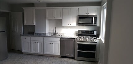 Building Photo - 8615 Chestnut Oak Rd