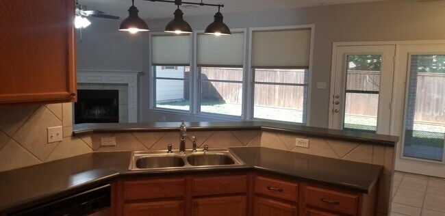 Building Photo - 114 W Running Wolf Trail