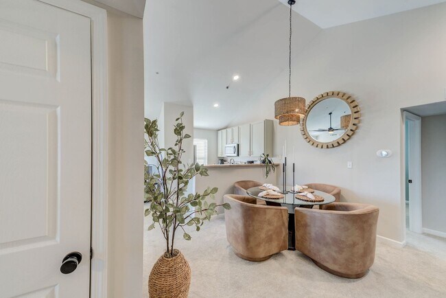 Building Photo - Tastefully updated 2-bedroom, 2-bath condo