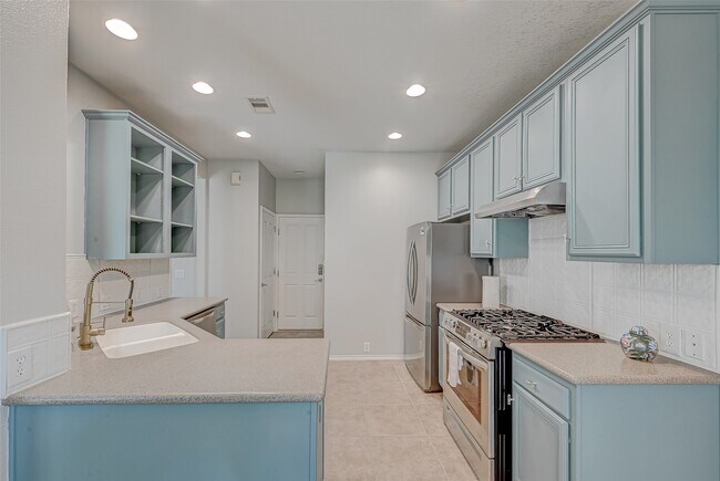 Building Photo - 13600 Breton Ridge St