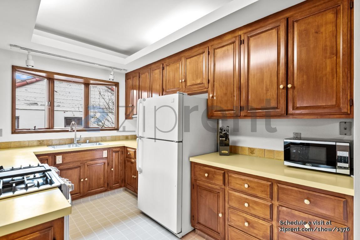 Building Photo - 2280 Hanover St