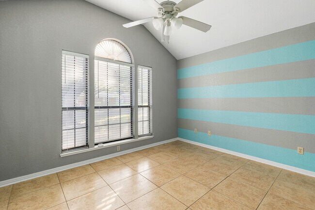 Building Photo - 412 Meadow Mountain Dr
