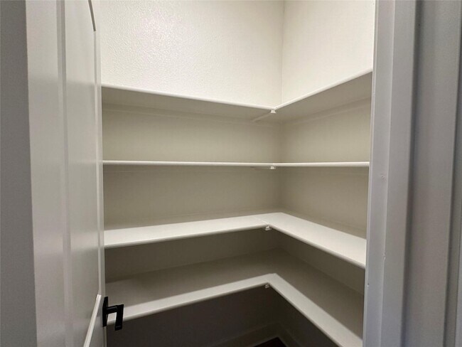 Building Photo - 808 Boyer Ct