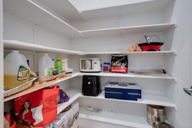 Building Photo - Luxury 4 Bedroom Home in Gated El Dorado Hills Community!