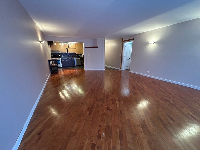Building Photo - 5400 Carriageway Dr