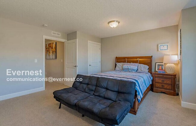Building Photo - 5 Bed, 4 Bath / Section 8 Accepted / Available now!