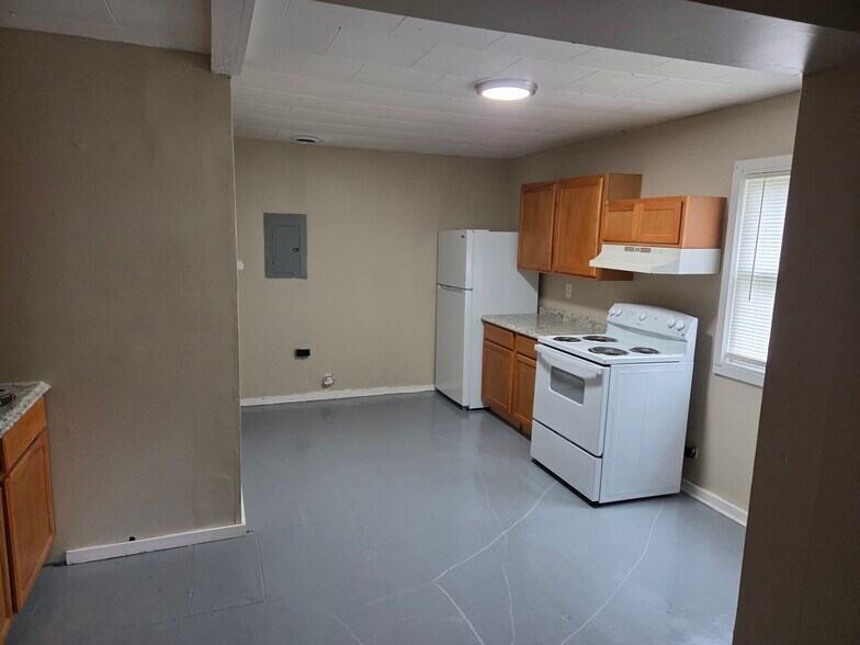 Primary Photo - 24 N Dansville St