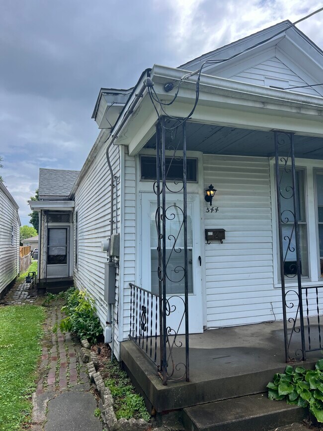 Building Photo - 544 Longfield Ave