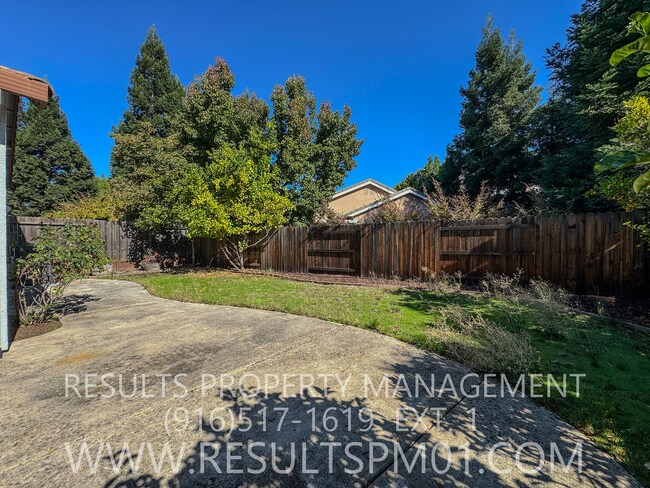 Building Photo - Lovely 4 bedroom Roseville home Olympus po...