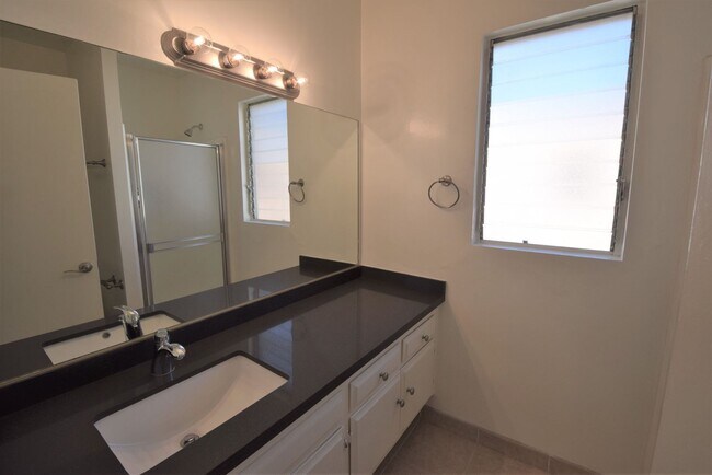 Building Photo - 5036