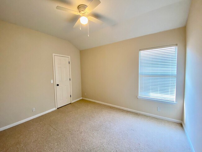 Building Photo - 20412 Farm Pond Ln