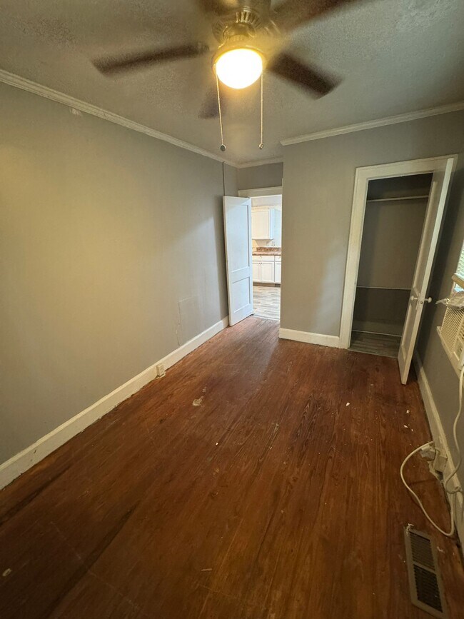 Building Photo - 560 Ormond Terrace