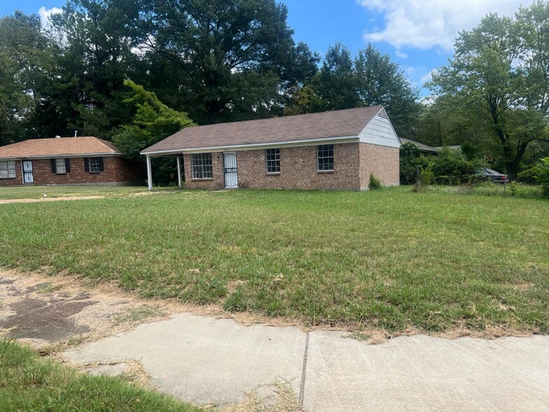 Building Photo - 3390 Ridgemont Ave