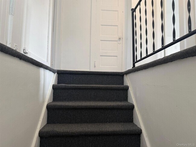 Building Photo - 49 Lake Ave