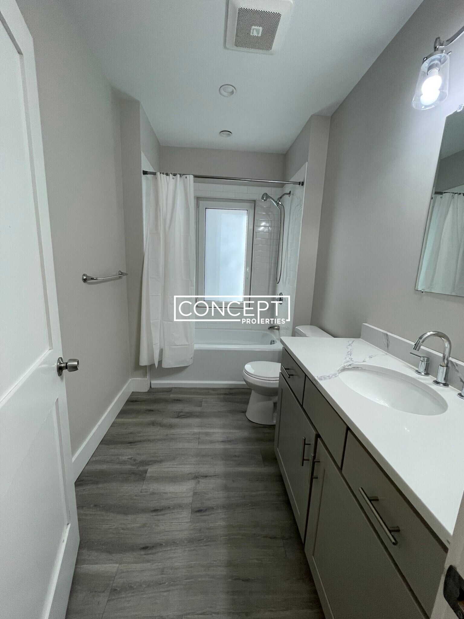 Building Photo - 84 Fayston St