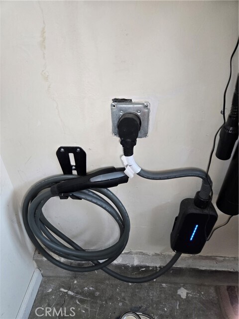 Building Photo - 4979 E 14th St