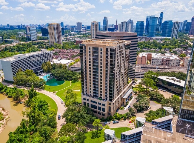 Building Photo - 7 Riverway
