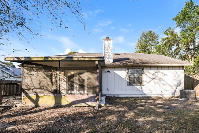 Building Photo - 8026 Fleur De Lis Dr