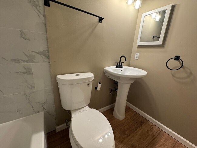 Building Photo - 3124 Creighton Pl