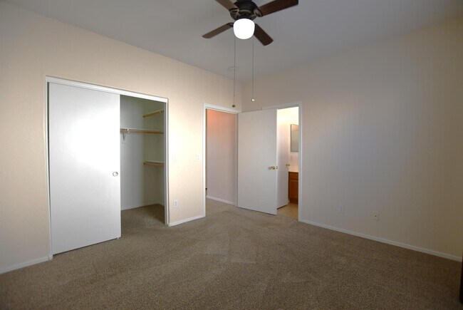 Building Photo - 2300 E Magma Rd