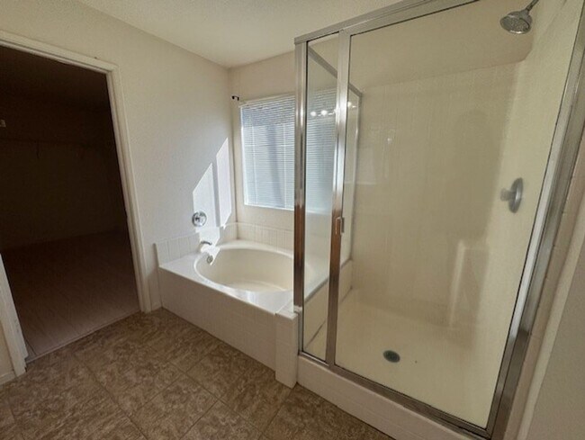 Building Photo - Gold River 4 Bedroom with Large Brick Patio in backyard!