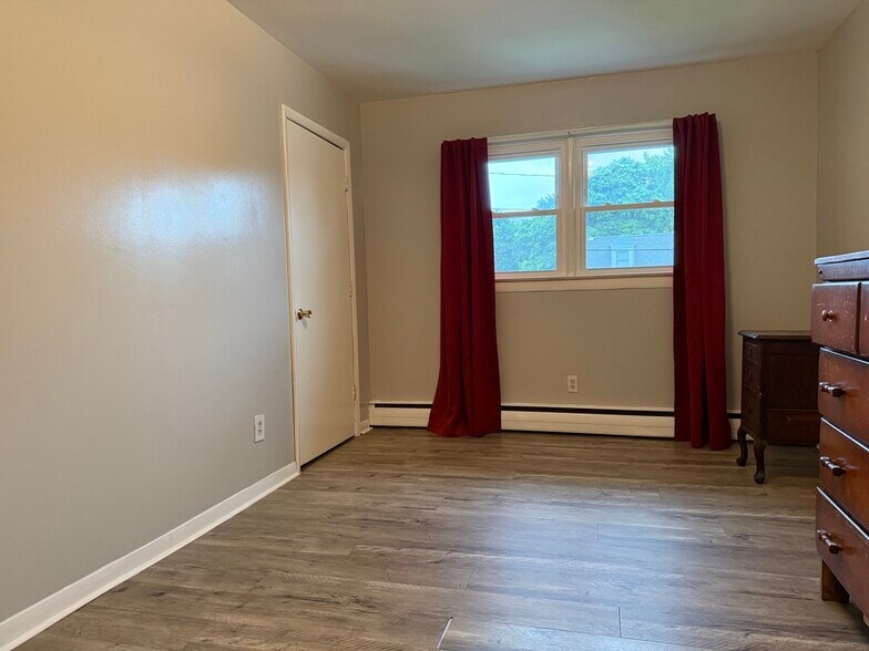 Building Photo - 4B Marlyn Dr