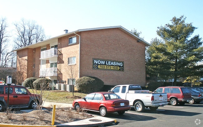 Building Photo - Coralain Gardens Apts
