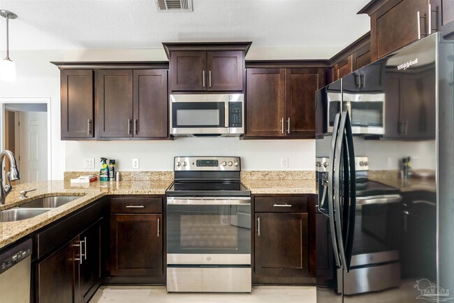 Building Photo - 8702 Doris Ave