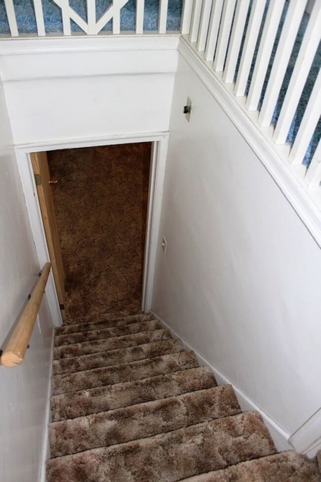 Building Photo - NEXT TO KSU!!!