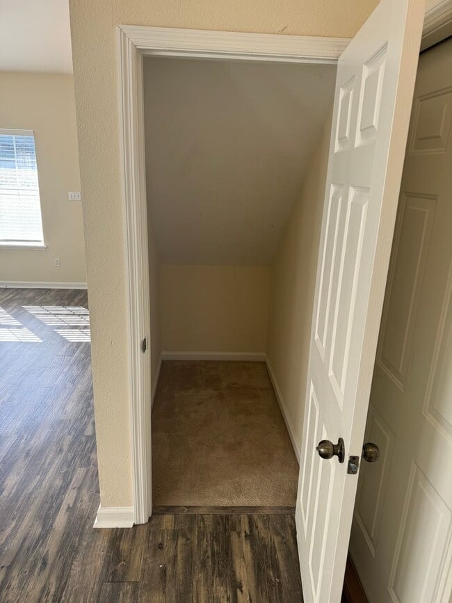 Building Photo - Spacious 3BR/3BA Home on Nena Hills – Private Driveway, Garage & Patio – $1,600/Month