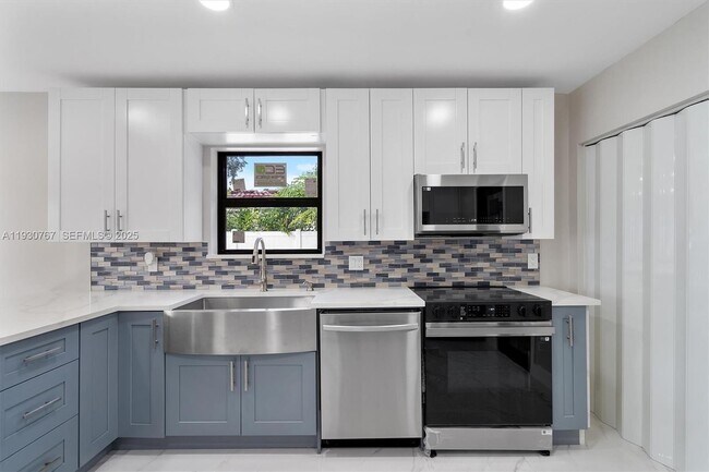 Building Photo - 1815 N 27th Ave