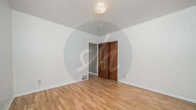 Building Photo - 111 N Sheridan Ave