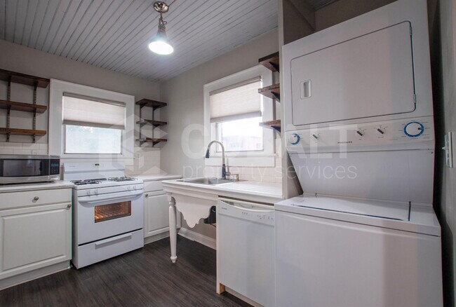 Building Photo - 499 Winton Terrace NE