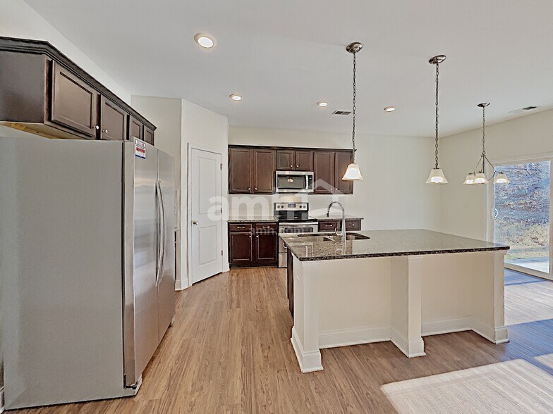 Building Photo - 121 Haeven Trail