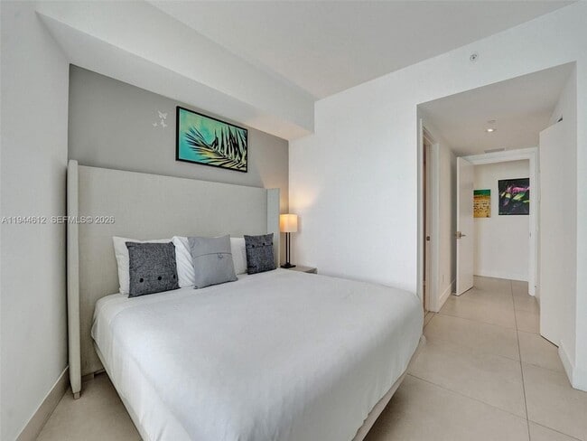 Building Photo - 4111 S Ocean Dr