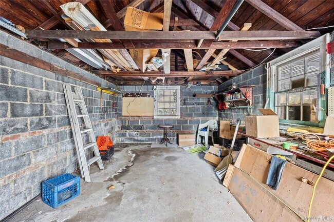 Building Photo - 39 Stewart St