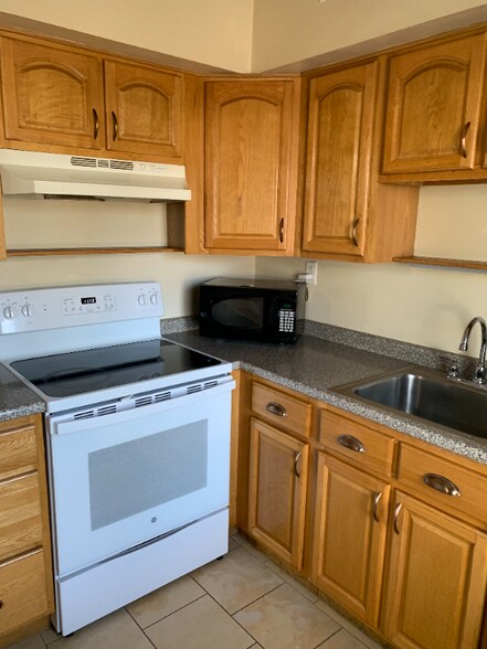 Building Photo - 101 Candlewood Dr